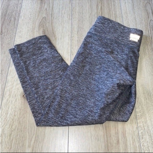 PINK Victoria's Secret Pants - Victoria’s Secret pink ultimate leggings tights capri crop cropped